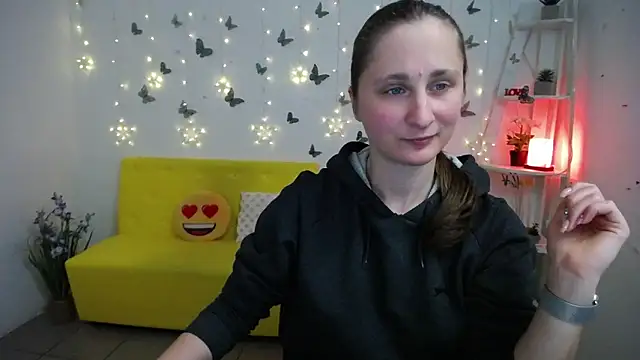 MichelLeee: онлайн-секс-чат