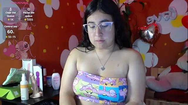 VirellaAshford 现场XXX聊天