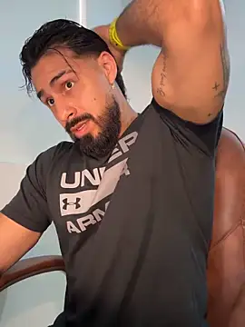 Ryan_Black3: διαδικτυακό σόου στην κάμερα