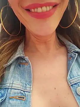 Luna_Kitanna 在線直播表演