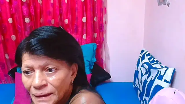 SLUTTYROXY élő XXX-chatje