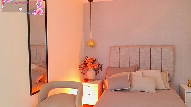 april_rousse's Live XXX Chat