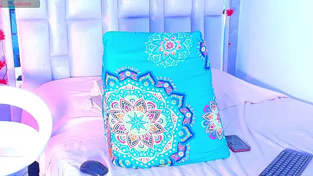 Bella-Sanders' Live XXX Chat