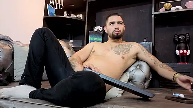 Вебкам-шоу matteosantos