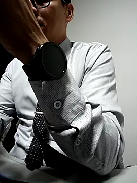 MrSecretSuitn Webbikameraesitys