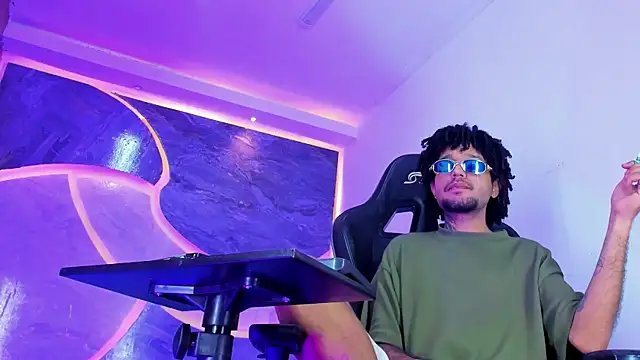 Chat +18 de Josh_Hot_Sex ao vivo