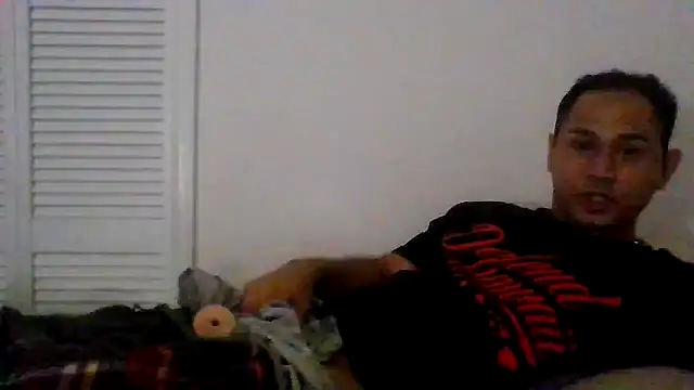 XjjripppX Show in webcam