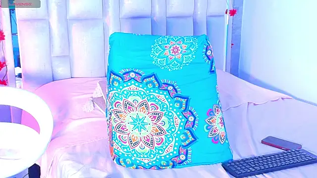 Bella-Sanders élő XXX-chatje