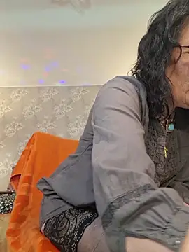 LaliaMia Adlı Modelin Canlı XXX Sohbeti