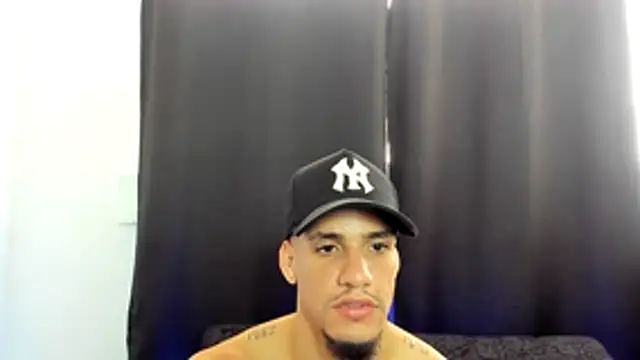 jhonnysnow17 Show in webcam