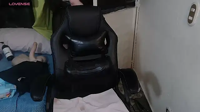 KrystalAdams' Live XXX Chat