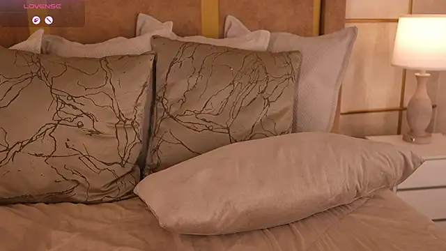 lyrabellini 现场XXX聊天