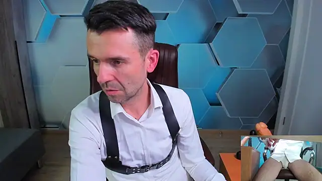 SteveTiger Adlı Modelin Canlı XXX Sohbeti