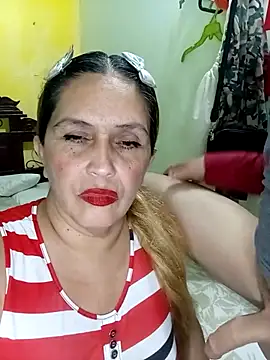 BURBUJA_y_CABALLERO's Live XXX Chat