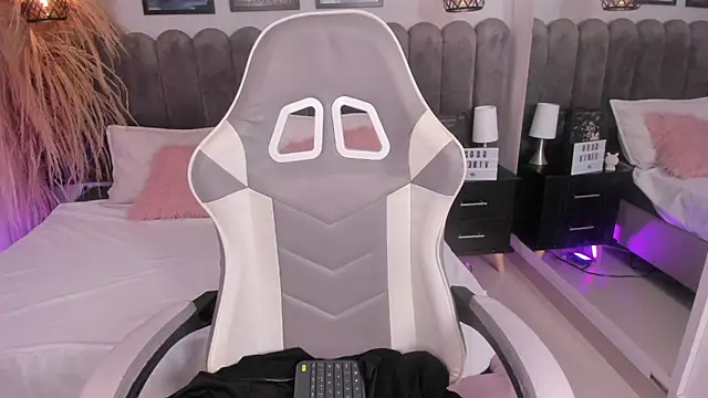 amber_hill_ Adlı Modelin Canlı XXX Sohbeti