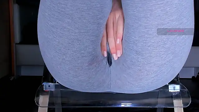 Cameltoe_squirt_inPants 网络视讯表演