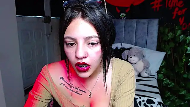 Czat XXX na żywo – Violettasquirt