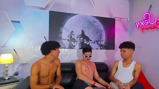 Spicy_guys Pertunjukan Webcam