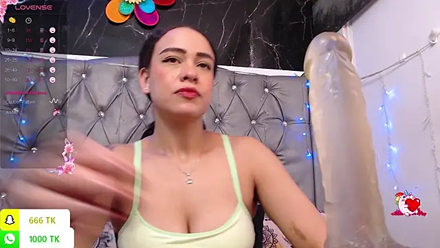 Chat XXX en directo de LAILAGUMMY