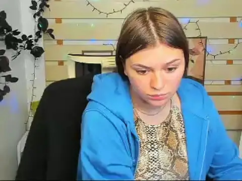 Josephine_Kiss 即時 XXX 聊天