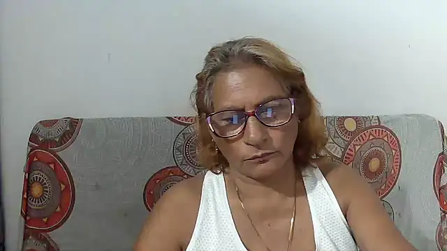 XXX chat uživo modela charrysexy1