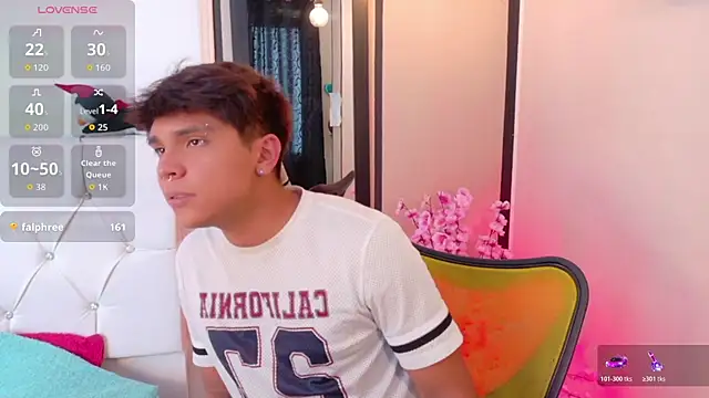 Thiago_Kozak: διαδικτυακό σόου στην κάμερα