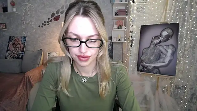 NickyAdamidi Chat XXX live