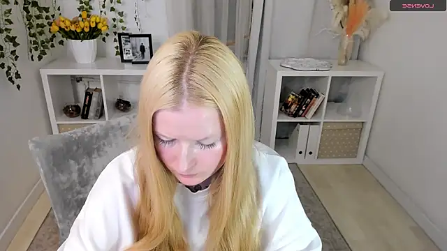 Laly_Peach 现场XXX聊天