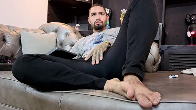 Show modela matteosantos na web-kameri