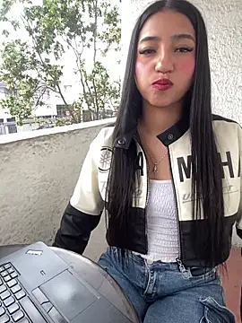 XXX chat uživo modela Daniela_Pink