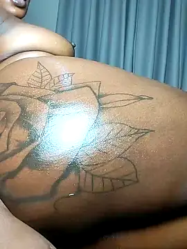 Hugemassivebootie 网络视讯表演