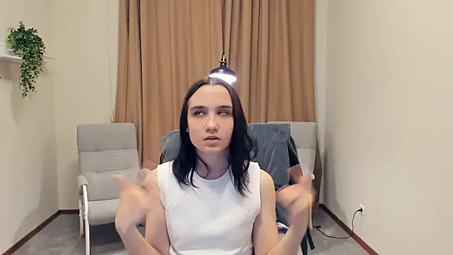 MarianHenaire: διαδικτυακό σόου στην κάμερα