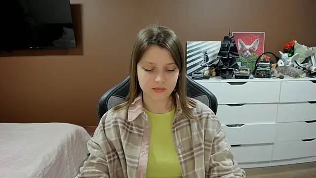 SoniNesti's Live XXX Chat