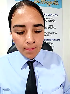 Chat +18 de MAYE__13 ao vivo