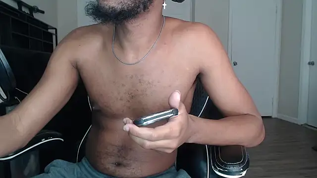 ChrisVacher: διαδικτυακό σόου στην κάμερα