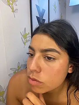 Chat +18 de Laia_white ao vivo