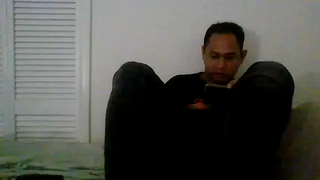 XjjripppX Show in webcam