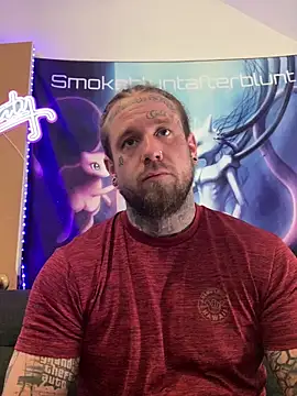 Smokebluntafterblunt: διαδικτυακό σόου στην κάμερα