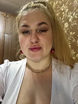 Онлайн чат XXX LianaJu