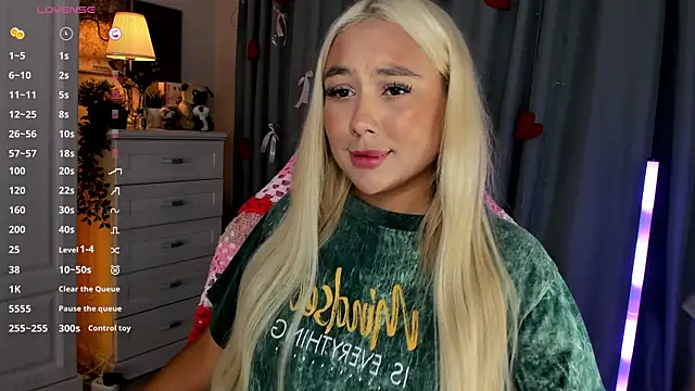 _Loneve__ Chat XXX in diretta