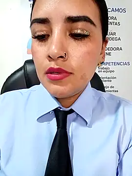 Show de MAYE__13 na webcam