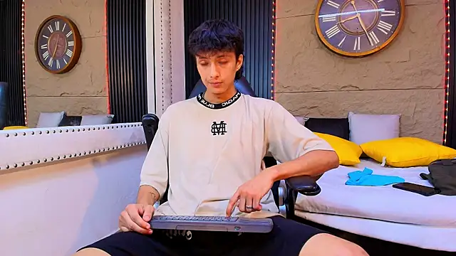 Pokazy przed kamerką – Lean_Portman