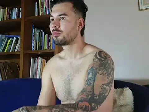 Show modela julianmonttoya na web-kameri