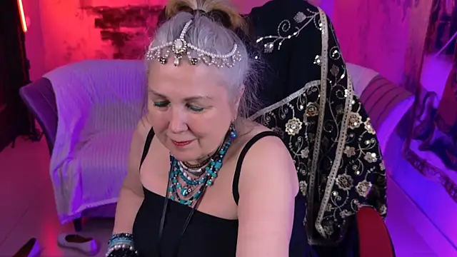 LilaMaharani live XXX chat