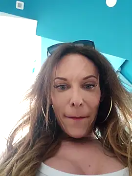 Luna_Kitanna Pertunjukan Webcam