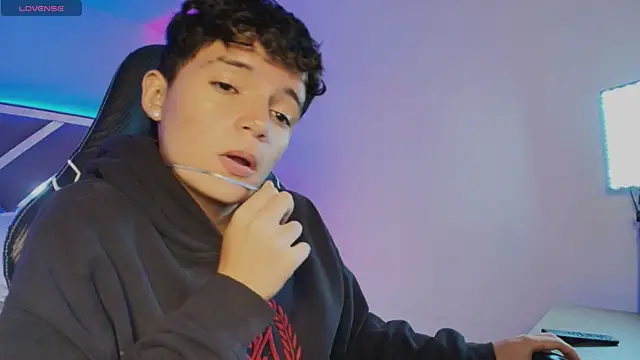 Luca_Voss Live XXX Chat