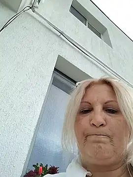 Divineblond Adlı Modelin Web Kamerası Şovu