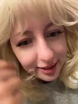 RonnieKiss: вебкам-шоу