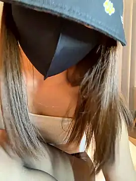 Show modela nide-laoshi na web-kameri