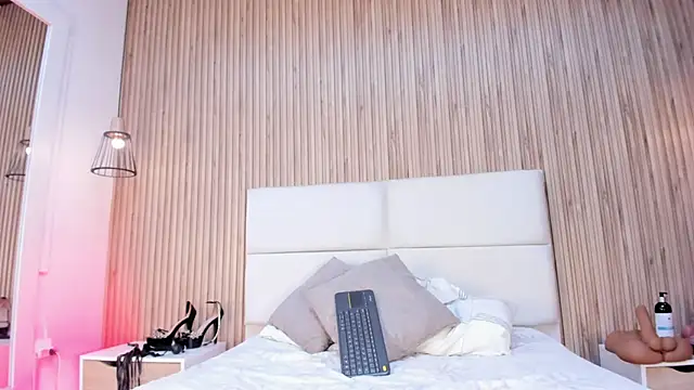 rachell_queen_'s Webcam Show